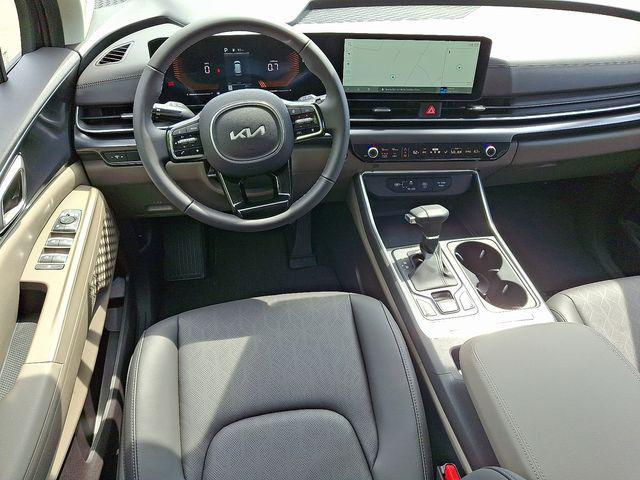 new 2025 Kia Carnival car, priced at $39,265