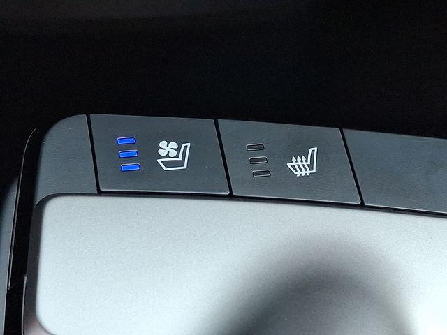 new 2025 Kia EV6 car, priced at $48,475