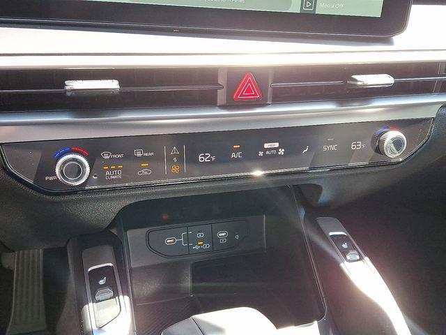 new 2025 Kia Sorento car, priced at $34,817