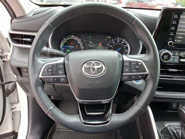 used 2021 Toyota Highlander Hybrid car, priced at $29,700