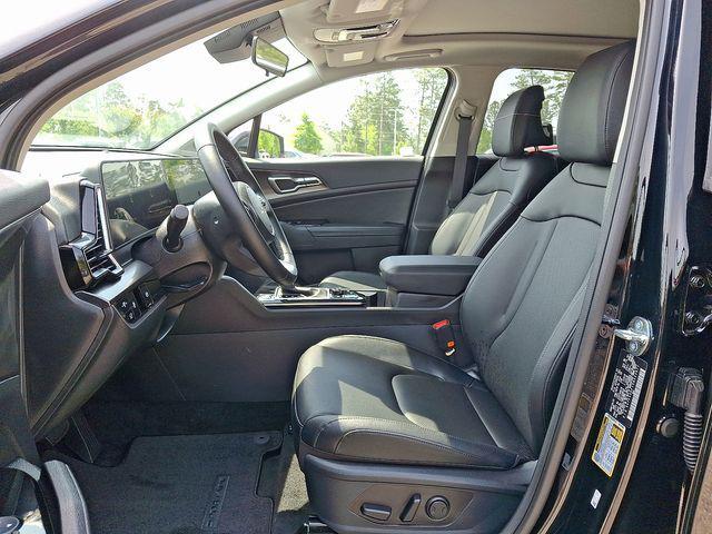 new 2025 Kia Sportage car, priced at $30,008