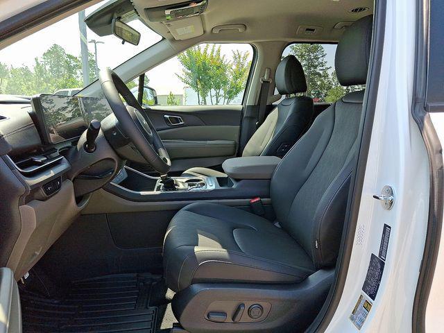 new 2025 Kia Carnival car, priced at $41,428