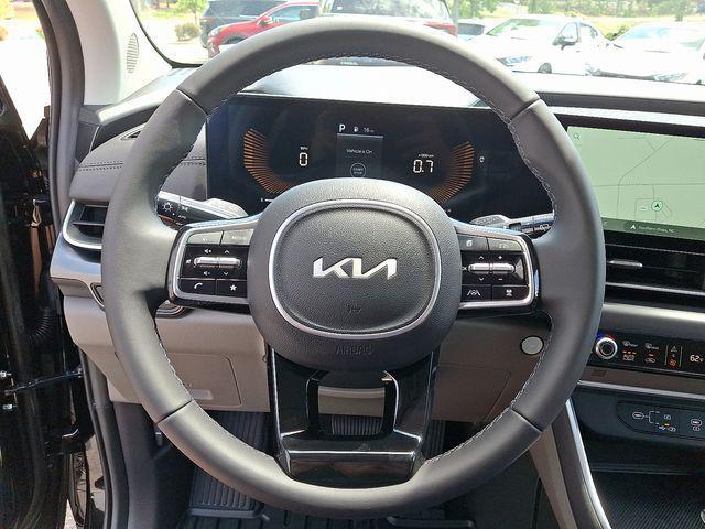 new 2025 Kia Carnival car, priced at $40,525