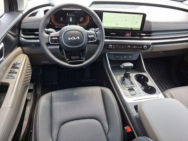 new 2025 Kia Carnival car, priced at $40,525