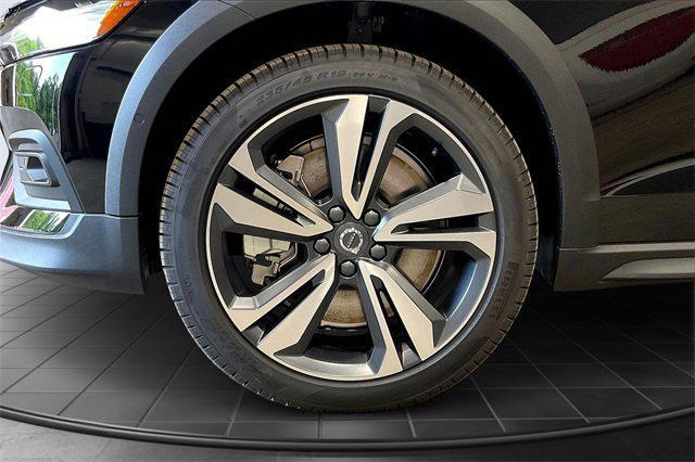new 2026 Volvo V60 Cross Country car, priced at $52,370