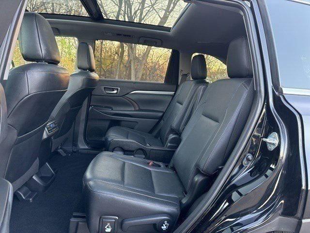 used 2019 Toyota Highlander car, priced at $33,000