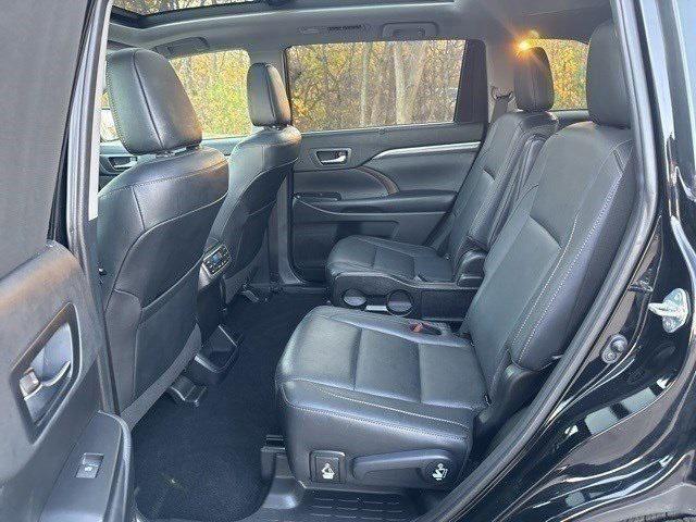 used 2019 Toyota Highlander car, priced at $33,000