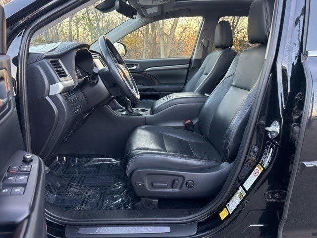 used 2019 Toyota Highlander car, priced at $33,000