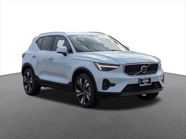 new 2025 Volvo XC40 car, priced at $50,050