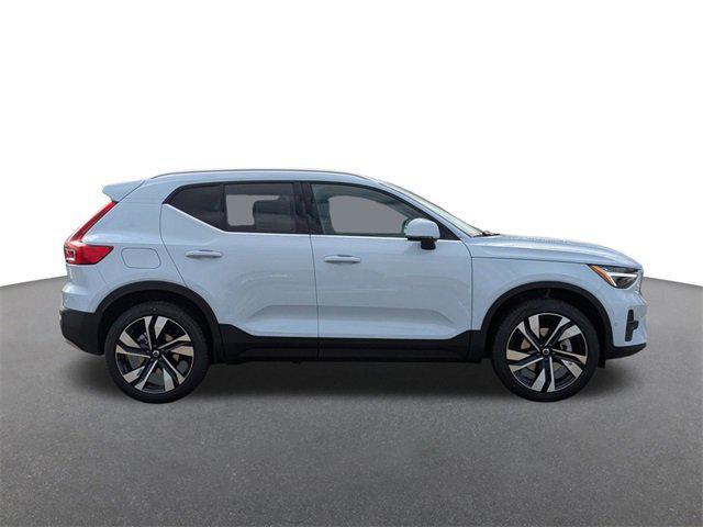 new 2025 Volvo XC40 car, priced at $50,050