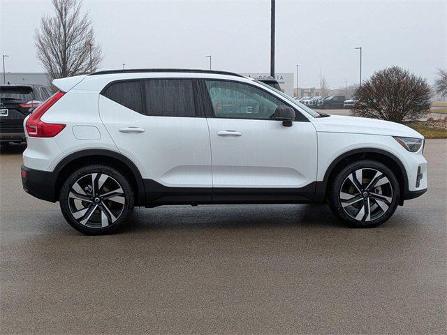 new 2025 Volvo XC40 car, priced at $50,050