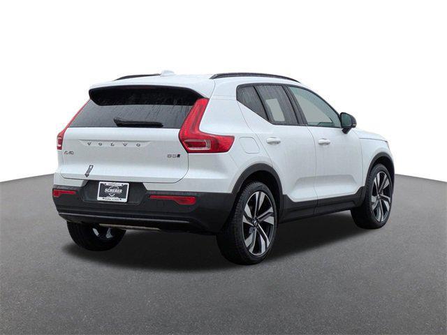 new 2025 Volvo XC40 car, priced at $50,050