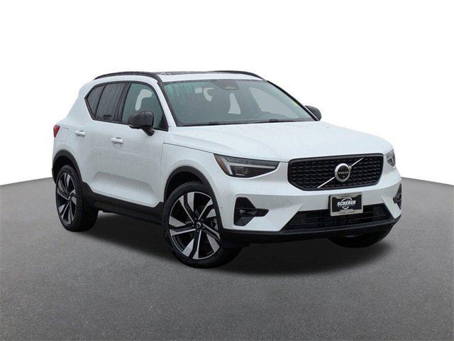 new 2025 Volvo XC40 car, priced at $50,050