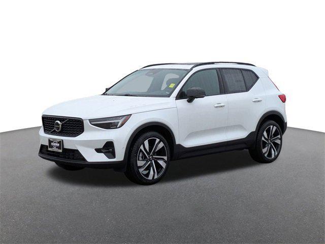 new 2025 Volvo XC40 car, priced at $50,050