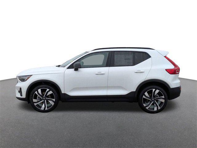 new 2025 Volvo XC40 car, priced at $50,050