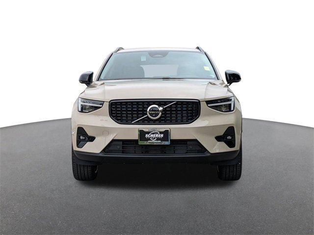 new 2025 Volvo XC40 car, priced at $49,325