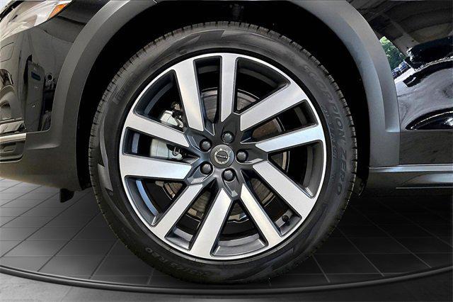 new 2025 Volvo V90 Cross Country car, priced at $64,515