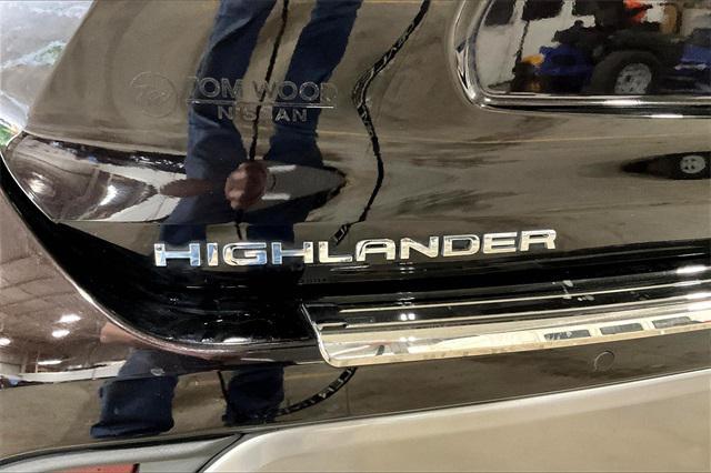 used 2021 Toyota Highlander Hybrid car, priced at $39,400