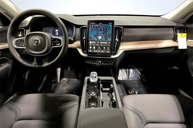 new 2025 Volvo XC90 car, priced at $68,325