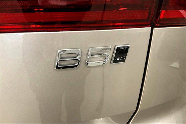 new 2026 Volvo XC60 car, priced at $60,095