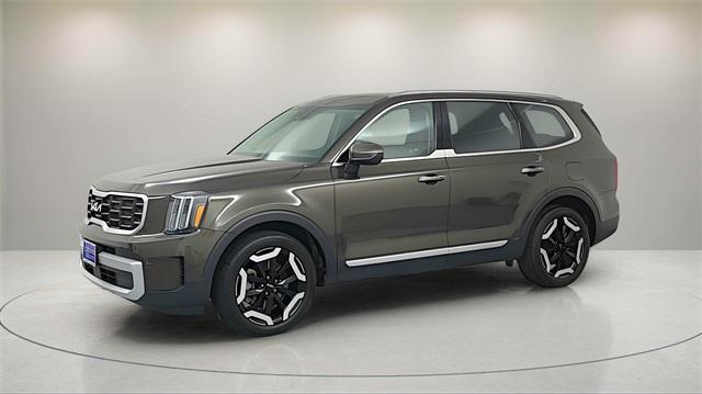 used 2024 Kia Telluride car, priced at $36,491