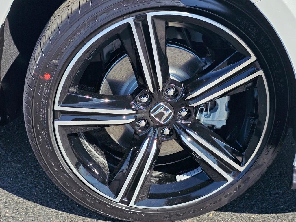 new 2025 Honda Accord Hybrid car, priced at $35,260