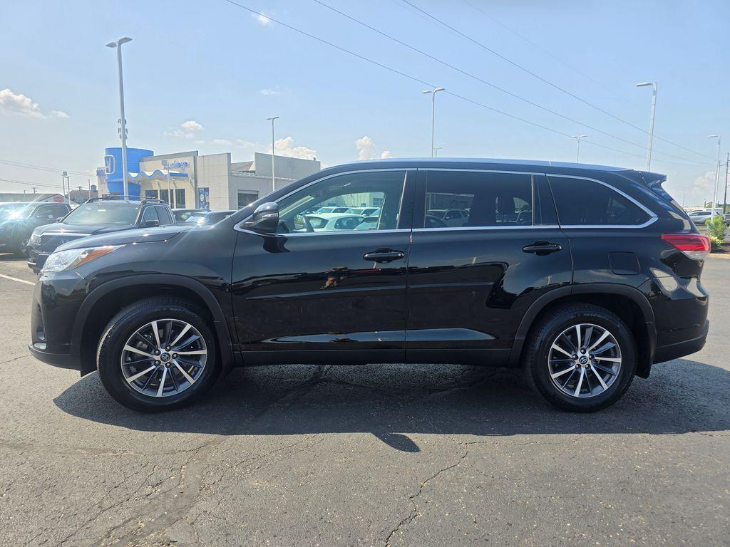 used 2019 Toyota Highlander car, priced at $29,995