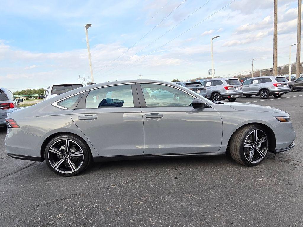 new 2025 Honda Accord Hybrid car, priced at $35,260