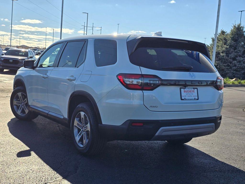 new 2025 Honda Pilot car, priced at $48,180