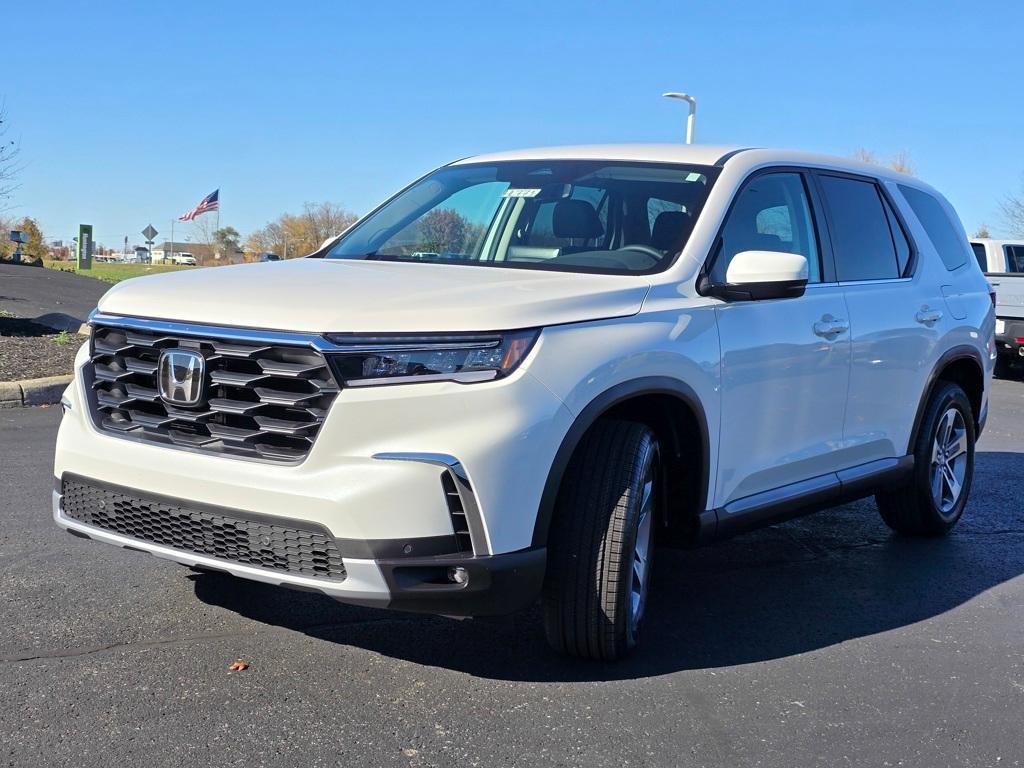 new 2025 Honda Pilot car, priced at $48,180