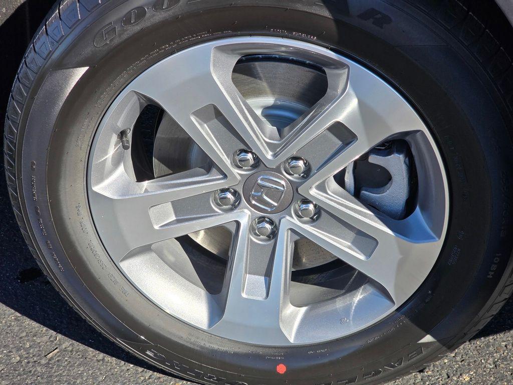 new 2025 Honda Pilot car, priced at $48,180