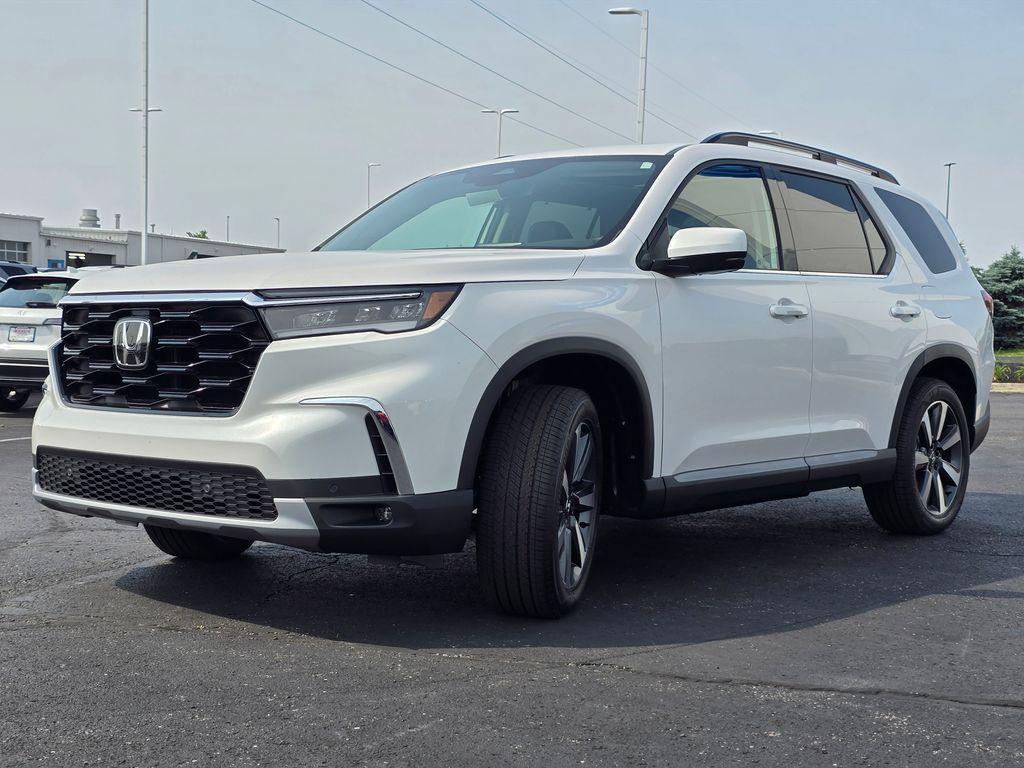 new 2025 Honda Pilot car, priced at $51,505