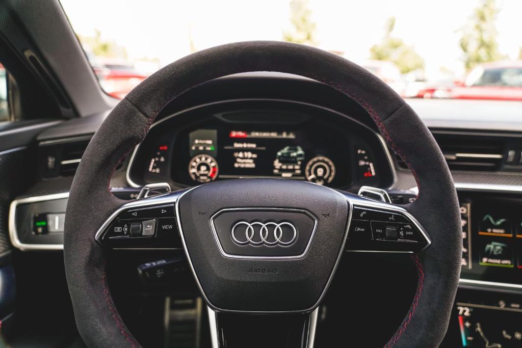 used 2021 Audi RS 6 Avant car