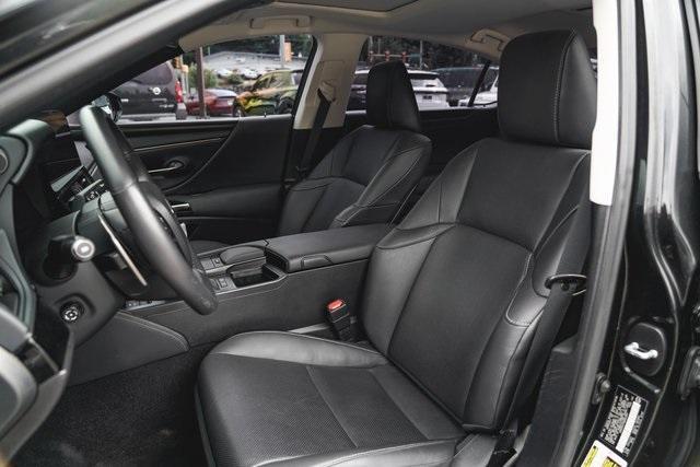 used 2022 Lexus ES 300h car, priced at $27,998