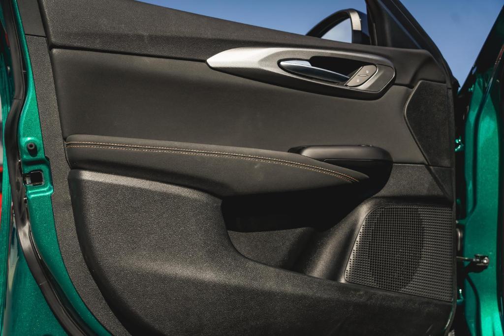 new 2025 Alfa Romeo Tonale car, priced at $46,630