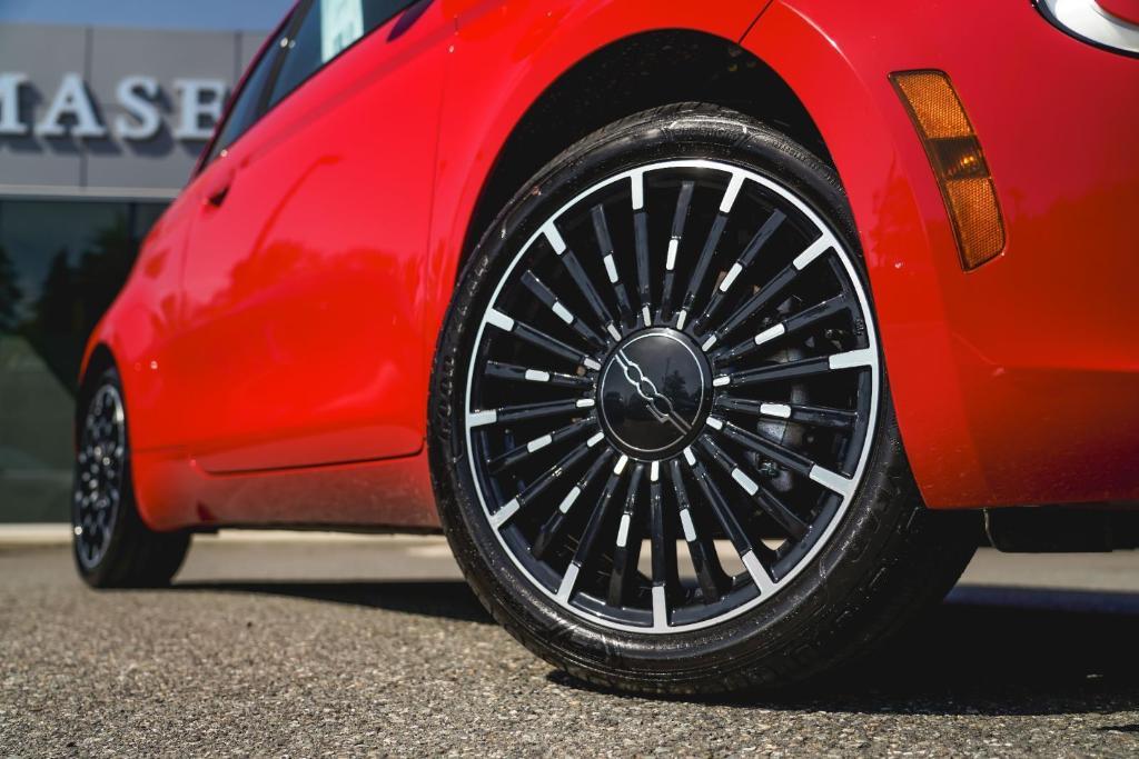 new 2024 FIAT 500e car, priced at $34,095