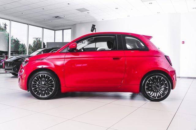 new 2024 FIAT 500e car, priced at $39,095