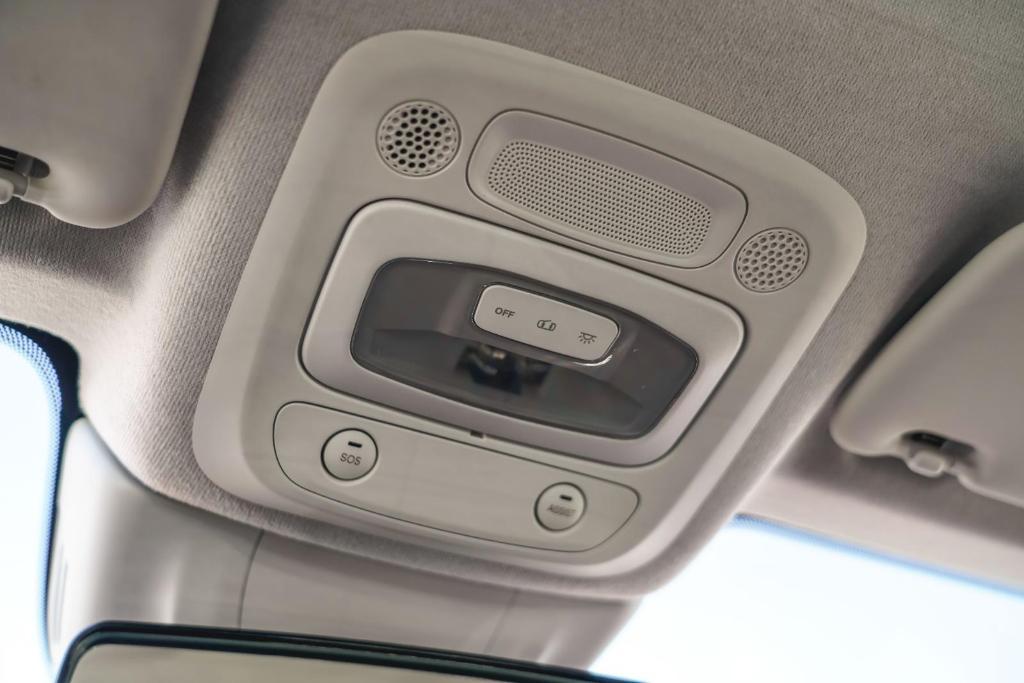 new 2024 FIAT 500e car, priced at $34,095