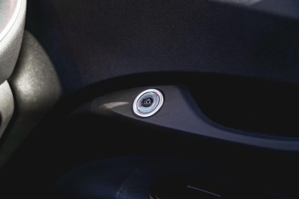new 2024 FIAT 500e car, priced at $34,095