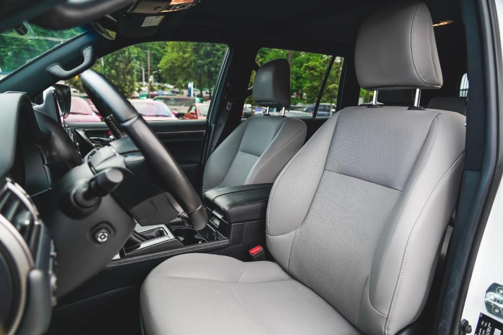 used 2023 Lexus GX 460 car