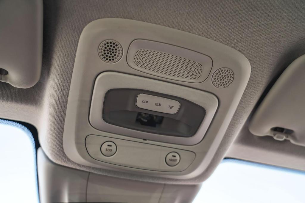 new 2024 FIAT 500e car, priced at $34,095