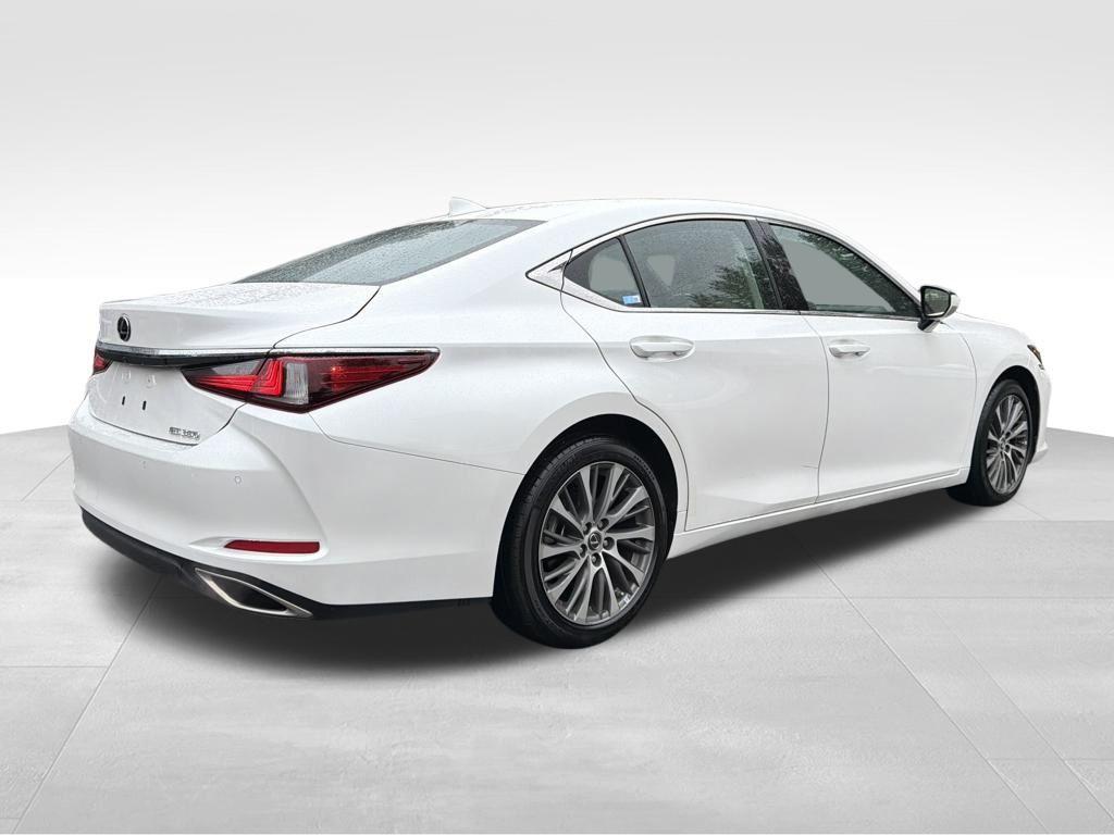 used 2021 Lexus ES 350 car, priced at $32,200