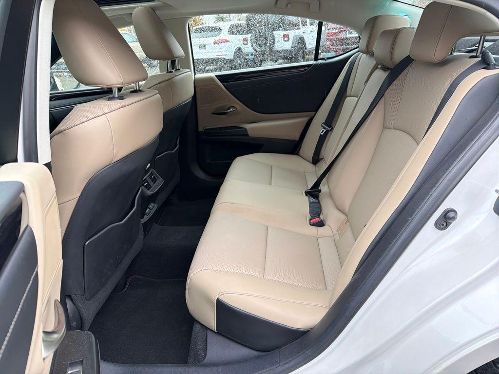 used 2021 Lexus ES 350 car, priced at $32,200