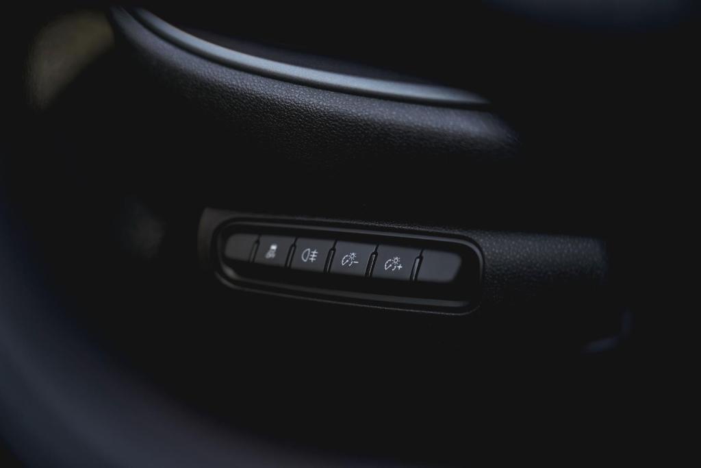 new 2024 FIAT 500e car, priced at $34,095