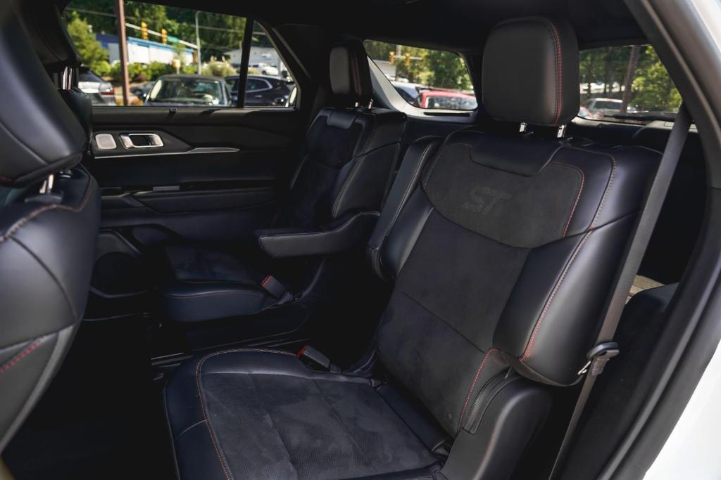 used 2025 Ford Explorer car