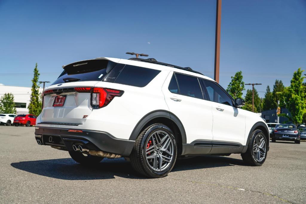used 2025 Ford Explorer car