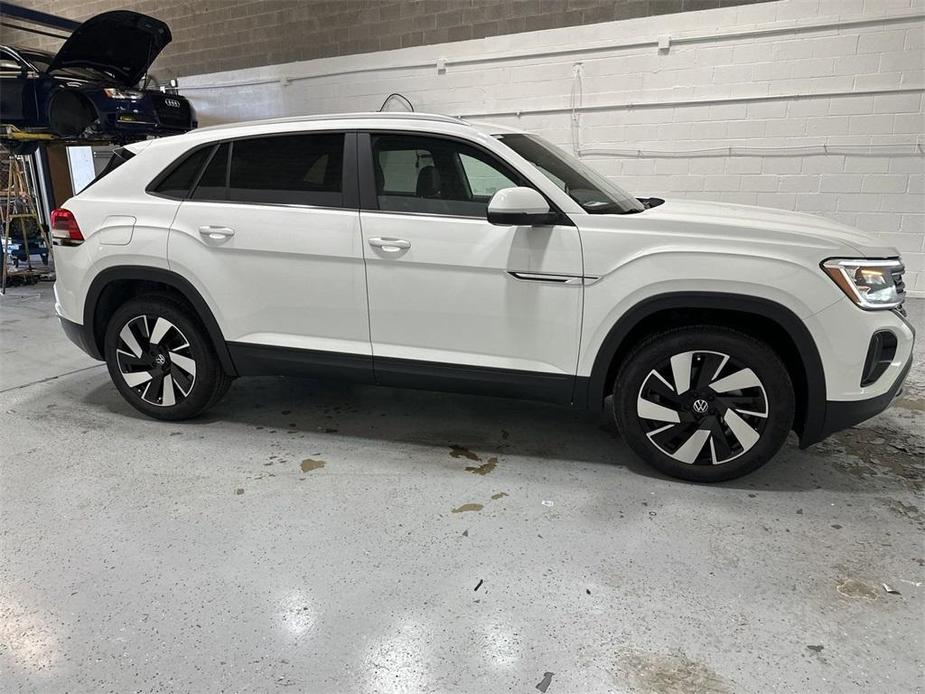 new 2024 Volkswagen Atlas Cross Sport car, priced at $43,153