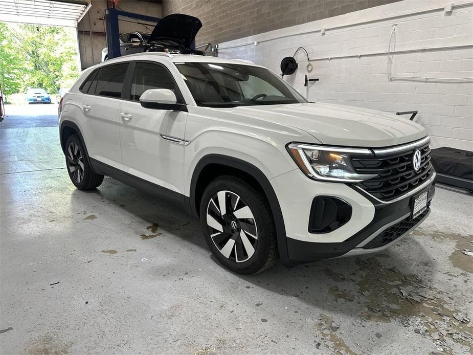 new 2024 Volkswagen Atlas Cross Sport car, priced at $43,153