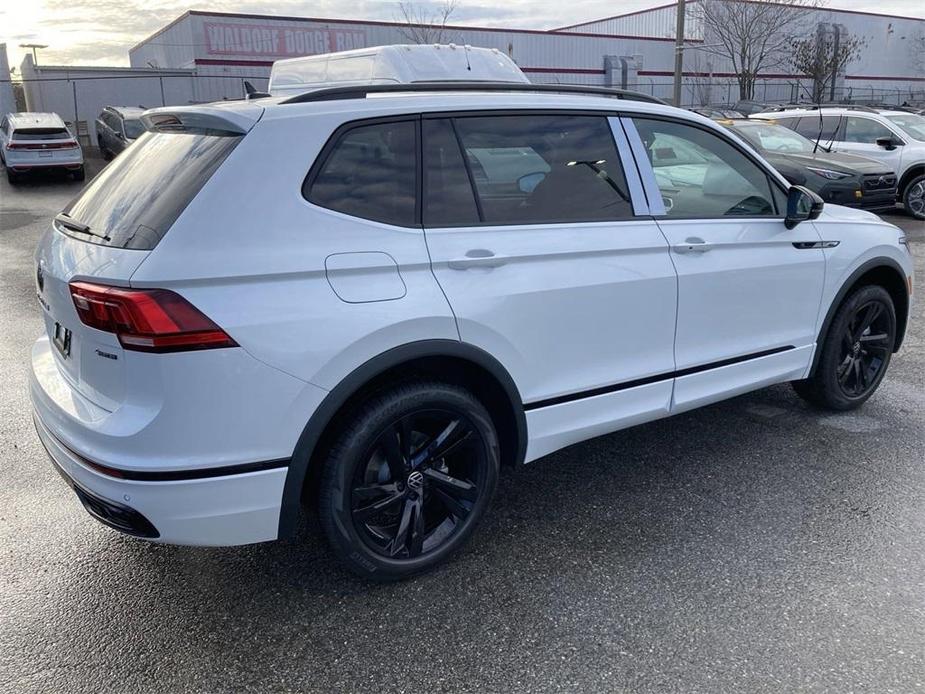 new 2024 Volkswagen Tiguan car, priced at $37,692