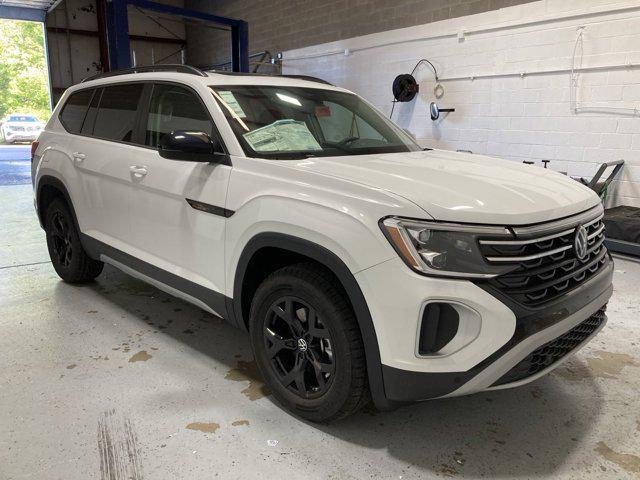 new 2024 Volkswagen Atlas car, priced at $46,051